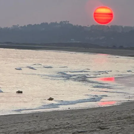 Grandpa's Nook - Torralta- Vista Mar Apartment